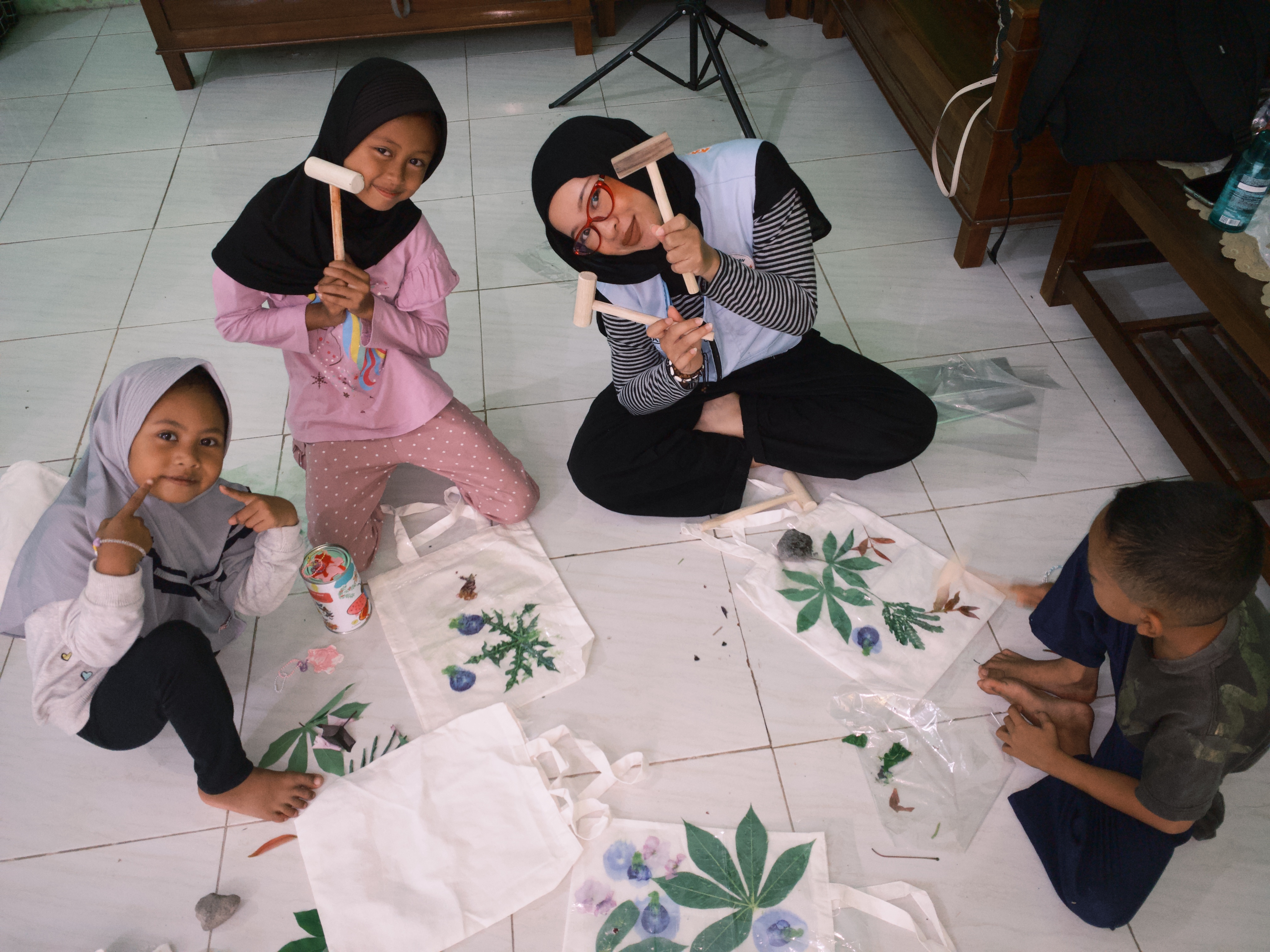 Pelatihan Pembuatan Ecoprint